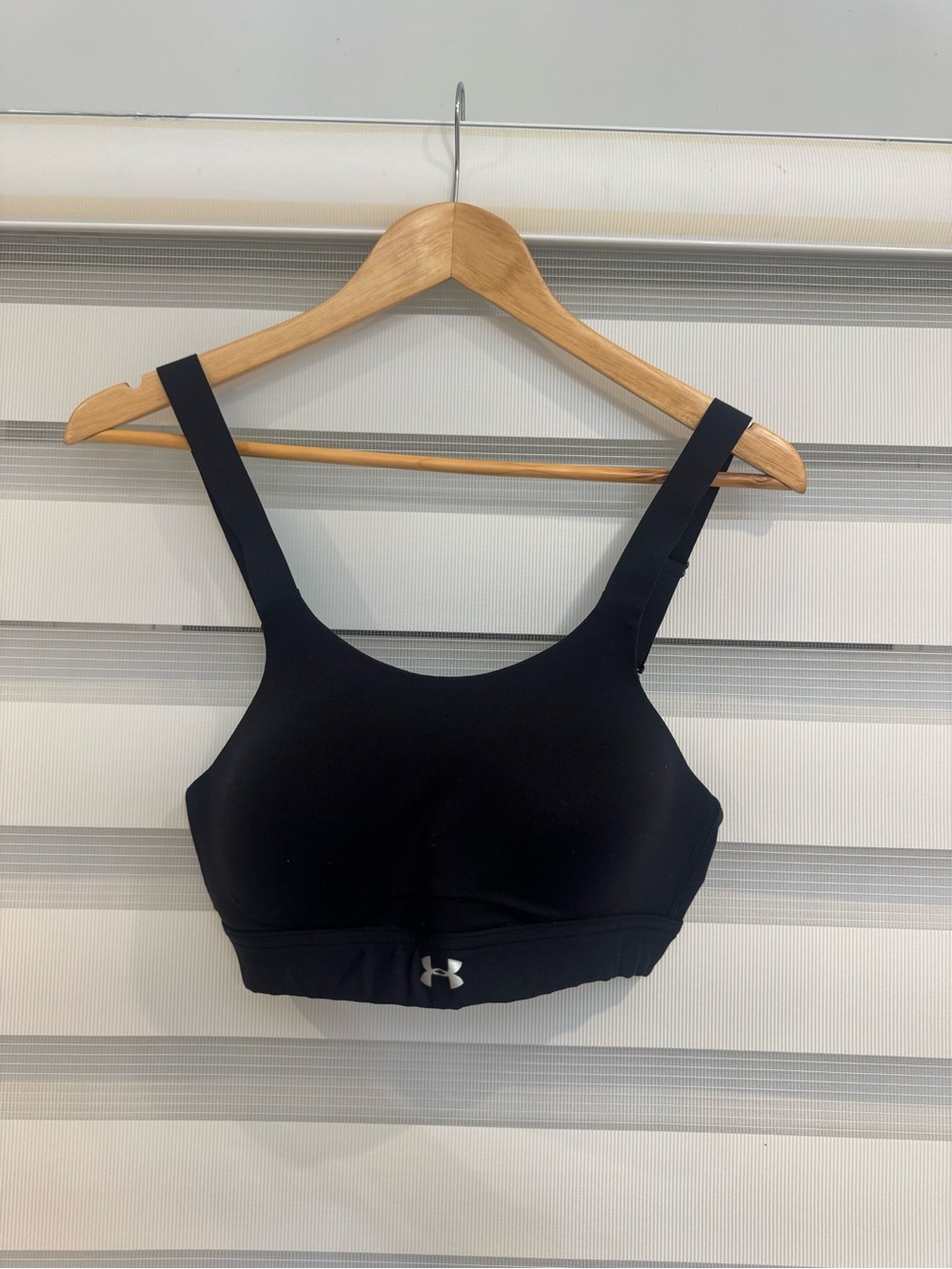 Under Armour Black Sports Bra with Wide Straps